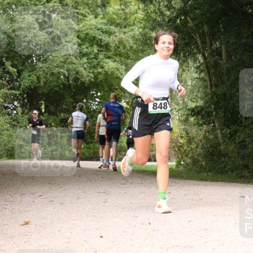 30.08.2026 - Elbe Triathlon Hamburg Antke Förster http://msf.ph/oto/10100250 30.08.2026 11:06:55 Laufen 848 meine-sportfotos.de