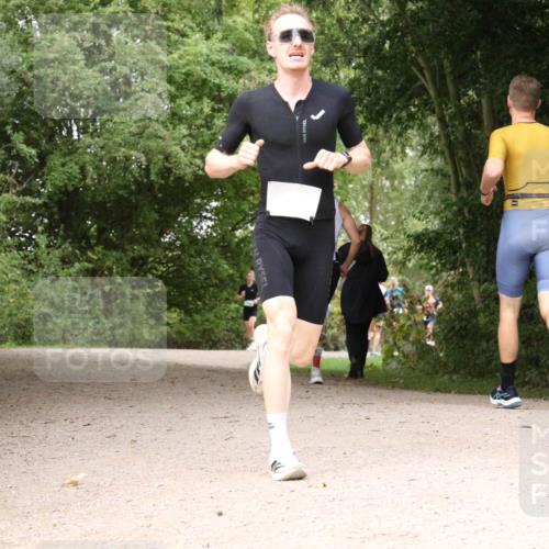 30.08.2026 - Elbe Triathlon Hamburg Antke Förster http://msf.ph/oto/10100258 30.08.2026 11:07:03 Laufen  meine-sportfotos.de