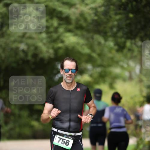 30.08.2026 - Elbe Triathlon Hamburg Antke Förster http://msf.ph/oto/10100265 30.08.2026 11:03:23 Laufen 756 meine-sportfotos.de