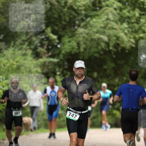 30.08.2026 - Elbe Triathlon Hamburg Antke Förster http://msf.ph/oto/10100285 30.08.2026 11:03:36 Laufen 667, 747, 701 meine-sportfotos.de