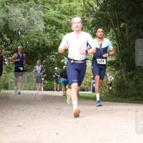 30.08.2026 - Elbe Triathlon Hamburg Antke Förster http://msf.ph/oto/10100310 30.08.2026 11:07:41 Laufen 713, 624 meine-sportfotos.de