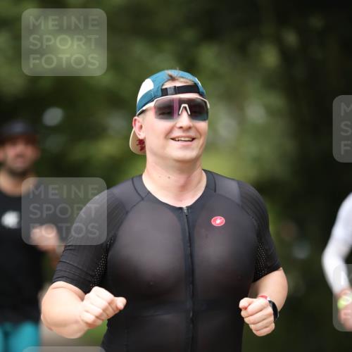 30.08.2026 - Elbe Triathlon Hamburg Antke Förster http://msf.ph/oto/10100313 30.08.2026 11:03:46 Laufen 609 meine-sportfotos.de