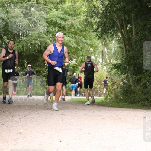 30.08.2026 - Elbe Triathlon Hamburg Antke Förster http://msf.ph/oto/10100314 30.08.2026 11:07:44 Laufen 713, 439 meine-sportfotos.de