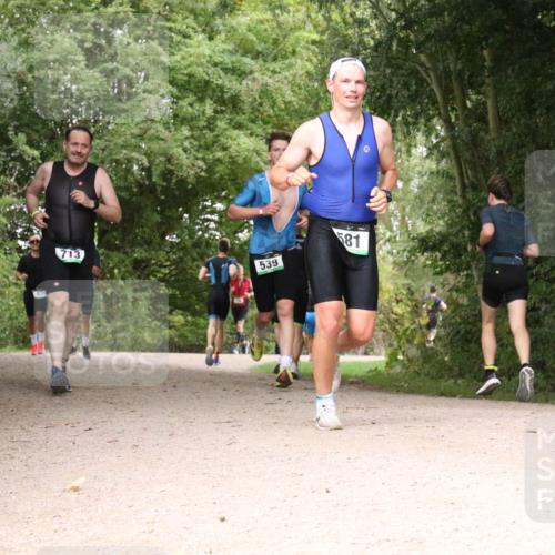 30.08.2026 - Elbe Triathlon Hamburg Antke Förster http://msf.ph/oto/10100316 30.08.2026 11:07:45 Laufen 713, 539, 581 meine-sportfotos.de