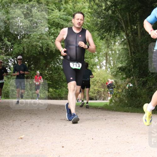 30.08.2026 - Elbe Triathlon Hamburg Antke Förster http://msf.ph/oto/10100322 30.08.2026 11:07:48 Laufen 713, 539 meine-sportfotos.de