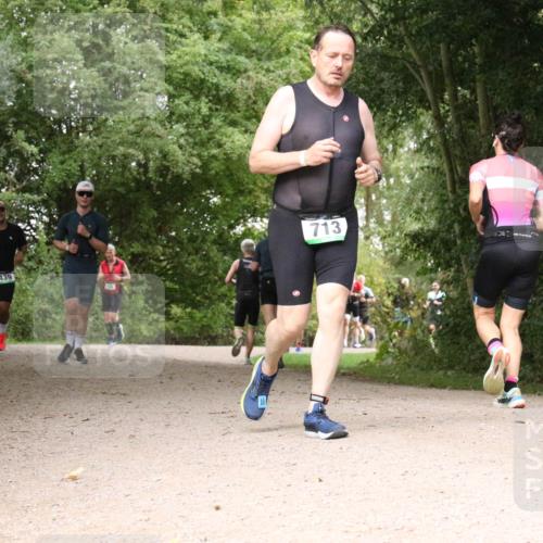 30.08.2026 - Elbe Triathlon Hamburg Antke Förster http://msf.ph/oto/10100324 30.08.2026 11:07:48 Laufen 439, 713 meine-sportfotos.de