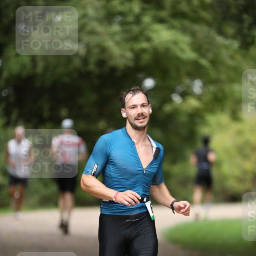30.08.2026 - Elbe Triathlon Hamburg Antke Förster http://msf.ph/oto/10100335 30.08.2026 11:04:09 Laufen  meine-sportfotos.de
