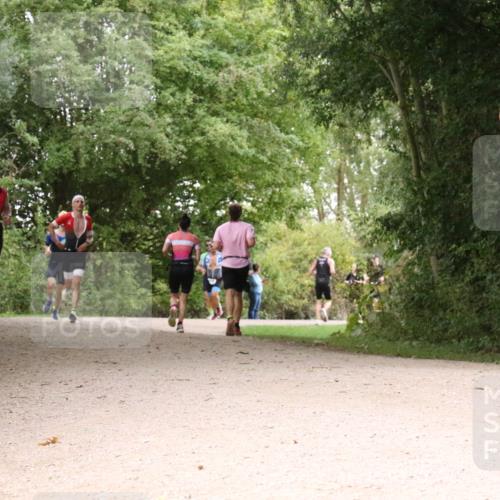 30.08.2026 - Elbe Triathlon Hamburg Antke Förster http://msf.ph/oto/10100336 30.08.2026 11:07:54 Laufen 726, 439 meine-sportfotos.de