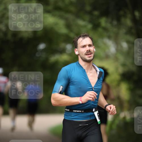 30.08.2026 - Elbe Triathlon Hamburg Antke Förster http://msf.ph/oto/10100337 30.08.2026 11:04:09 Laufen  meine-sportfotos.de