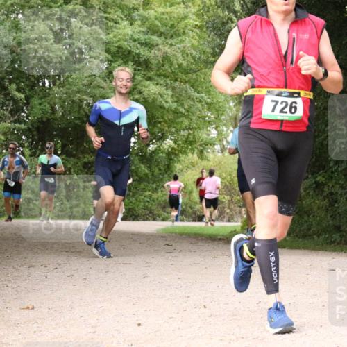 30.08.2026 - Elbe Triathlon Hamburg Antke Förster http://msf.ph/oto/10100346 30.08.2026 11:07:59 Laufen 726 meine-sportfotos.de