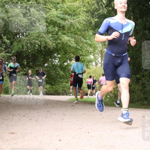 30.08.2026 - Elbe Triathlon Hamburg Antke Förster http://msf.ph/oto/10100350 30.08.2026 11:08:01 Laufen 678, 1172 meine-sportfotos.de