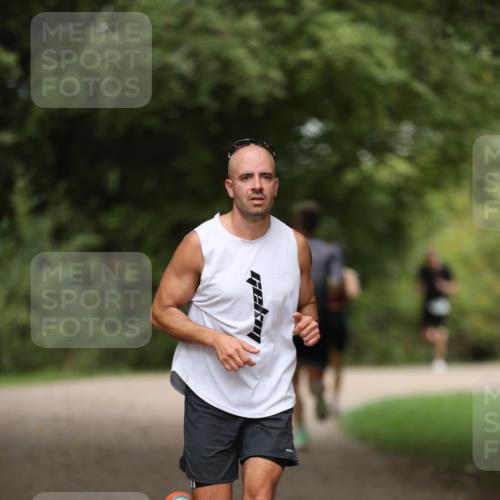 30.08.2026 - Elbe Triathlon Hamburg Antke Förster http://msf.ph/oto/10100351 30.08.2026 11:04:17 Laufen 211 meine-sportfotos.de