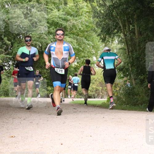 30.08.2026 - Elbe Triathlon Hamburg Antke Förster http://msf.ph/oto/10100356 30.08.2026 11:08:06 Laufen 26, 678 meine-sportfotos.de