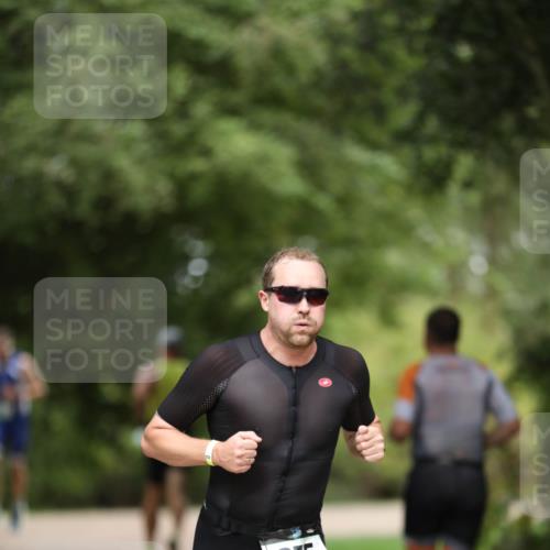 30.08.2026 - Elbe Triathlon Hamburg Antke Förster http://msf.ph/oto/10100365 30.08.2026 11:04:28 Laufen 675 meine-sportfotos.de