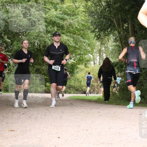 30.08.2026 - Elbe Triathlon Hamburg Antke Förster http://msf.ph/oto/10100366 30.08.2026 11:08:10 Laufen 575, 568 meine-sportfotos.de
