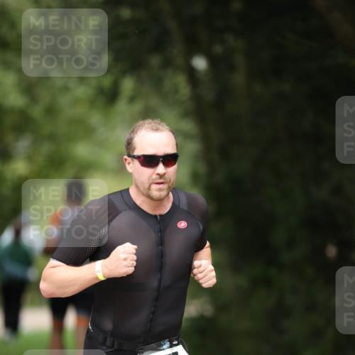 30.08.2026 - Elbe Triathlon Hamburg Antke Förster http://msf.ph/oto/10100367 30.08.2026 11:04:28 Laufen 675 meine-sportfotos.de