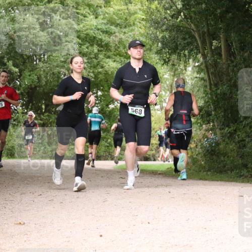 30.08.2026 - Elbe Triathlon Hamburg Antke Förster http://msf.ph/oto/10100368 30.08.2026 11:08:10 Laufen 575, 977, 568 meine-sportfotos.de
