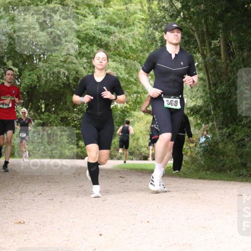 30.08.2026 - Elbe Triathlon Hamburg Antke Förster http://msf.ph/oto/10100370 30.08.2026 11:08:11 Laufen 541, 568 meine-sportfotos.de