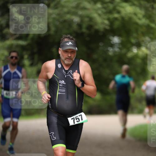 30.08.2026 - Elbe Triathlon Hamburg Antke Förster http://msf.ph/oto/10100383 30.08.2026 11:04:35 Laufen 919, 31, 757 meine-sportfotos.de