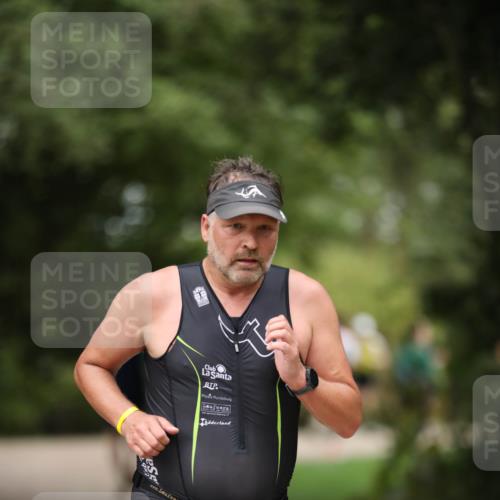 30.08.2026 - Elbe Triathlon Hamburg Antke Förster http://msf.ph/oto/10100387 30.08.2026 11:04:37 Laufen 757 meine-sportfotos.de