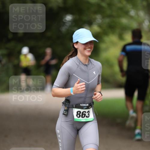 30.08.2026 - Elbe Triathlon Hamburg Antke Förster http://msf.ph/oto/10100401 30.08.2026 11:04:42 Laufen 21, 863 meine-sportfotos.de