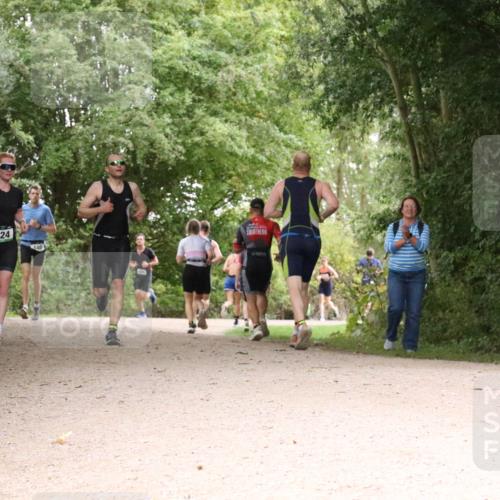 30.08.2026 - Elbe Triathlon Hamburg Antke Förster http://msf.ph/oto/10100404 30.08.2026 11:08:34 Laufen 228, 824 meine-sportfotos.de