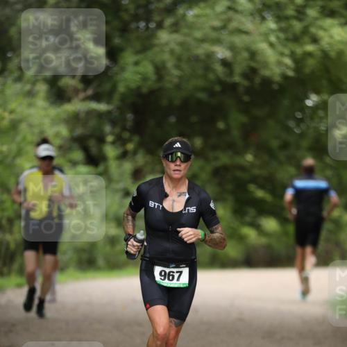 30.08.2026 - Elbe Triathlon Hamburg Antke Förster http://msf.ph/oto/10100409 30.08.2026 11:04:48 Laufen 967 meine-sportfotos.de