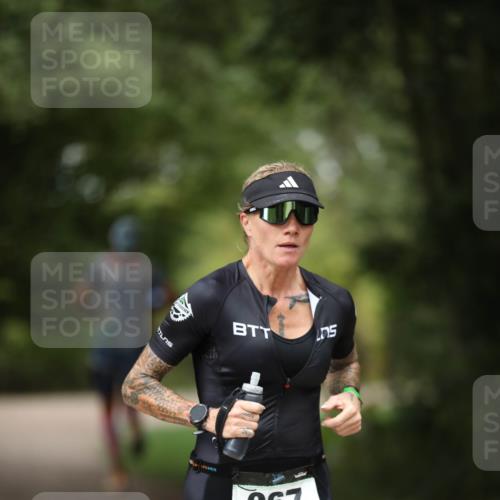 30.08.2026 - Elbe Triathlon Hamburg Antke Förster http://msf.ph/oto/10100413 30.08.2026 11:04:50 Laufen 967 meine-sportfotos.de