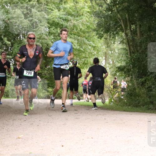 30.08.2026 - Elbe Triathlon Hamburg Antke Förster http://msf.ph/oto/10100414 30.08.2026 11:08:40 Laufen 1045, 603, 720, 40 meine-sportfotos.de