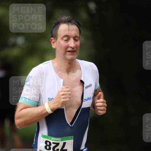 30.08.2026 - Elbe Triathlon Hamburg Antke Förster http://msf.ph/oto/10100441 30.08.2026 11:05:12 Laufen 2, 728 meine-sportfotos.de