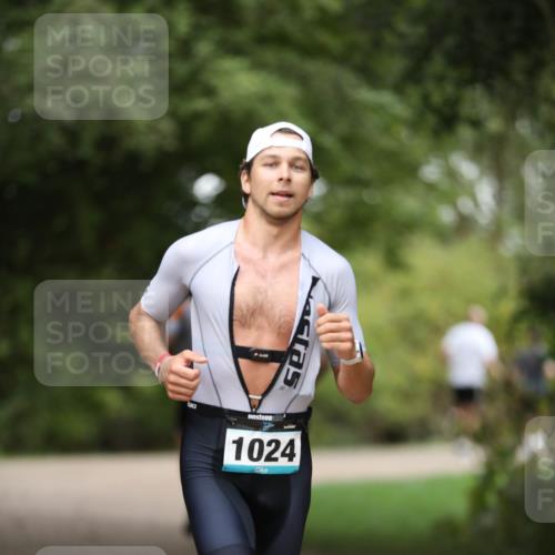 30.08.2026 - Elbe Triathlon Hamburg Antke Förster http://msf.ph/oto/10100445 30.08.2026 11:05:27 Laufen 1024 meine-sportfotos.de