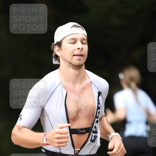 30.08.2026 - Elbe Triathlon Hamburg Antke Förster http://msf.ph/oto/10100451 30.08.2026 11:05:28 Laufen 1024 meine-sportfotos.de