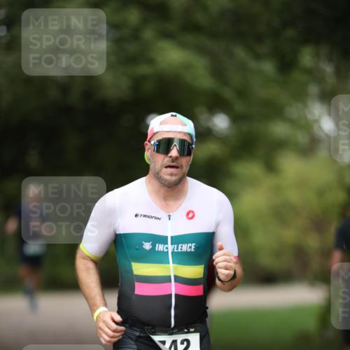 30.08.2026 - Elbe Triathlon Hamburg Antke Förster http://msf.ph/oto/10100469 30.08.2026 11:06:02 Laufen 42 meine-sportfotos.de