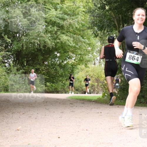 30.08.2026 - Elbe Triathlon Hamburg Antke Förster http://msf.ph/oto/10100484 30.08.2026 11:09:34 Laufen 864 meine-sportfotos.de