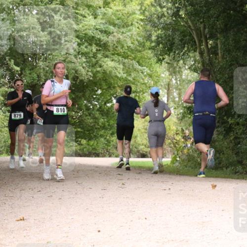 30.08.2026 - Elbe Triathlon Hamburg Antke Förster http://msf.ph/oto/10100488 30.08.2026 11:09:45 Laufen 395, 879, 55, 810 meine-sportfotos.de