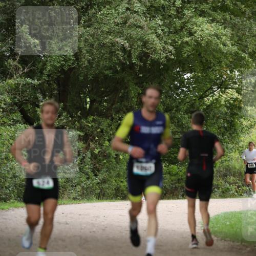 30.08.2026 - Elbe Triathlon Hamburg Antke Förster http://msf.ph/oto/10100533 30.08.2026 11:06:42 Laufen 848, 524 meine-sportfotos.de