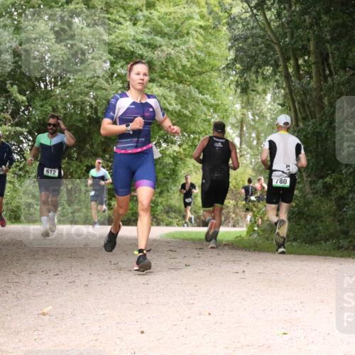 30.08.2026 - Elbe Triathlon Hamburg Antke Förster http://msf.ph/oto/10100534 30.08.2026 11:10:10 Laufen 788, 612, 780 meine-sportfotos.de