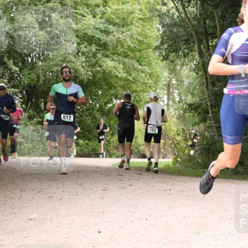30.08.2026 - Elbe Triathlon Hamburg Antke Förster http://msf.ph/oto/10100536 30.08.2026 11:10:11 Laufen 612, 780, 788 meine-sportfotos.de