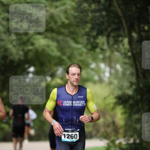 30.08.2026 - Elbe Triathlon Hamburg Antke Förster http://msf.ph/oto/10100537 30.08.2026 11:06:43 Laufen 7001, 1260 meine-sportfotos.de