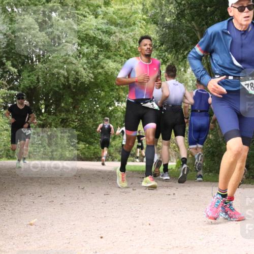 30.08.2026 - Elbe Triathlon Hamburg Antke Förster http://msf.ph/oto/10100552 30.08.2026 11:10:18 Laufen 788, 039 meine-sportfotos.de