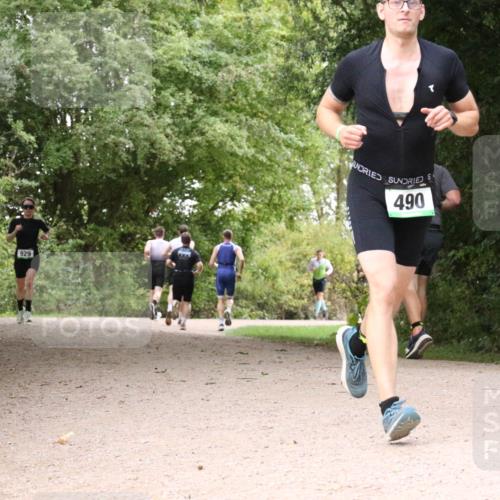 30.08.2026 - Elbe Triathlon Hamburg Antke Förster http://msf.ph/oto/10100568 30.08.2026 11:10:26 Laufen 929, 490 meine-sportfotos.de