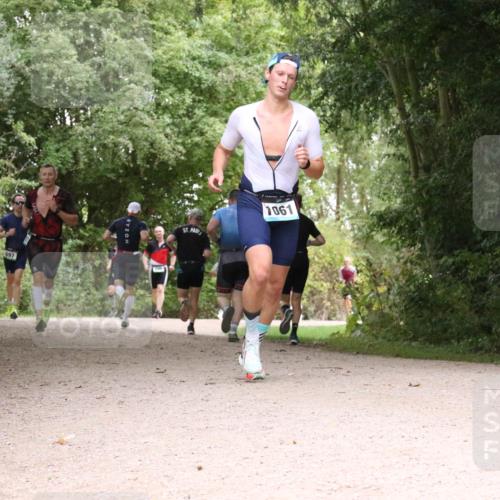 30.08.2026 - Elbe Triathlon Hamburg Antke Förster http://msf.ph/oto/10100629 30.08.2026 11:11:04 Laufen 697, 1061 meine-sportfotos.de