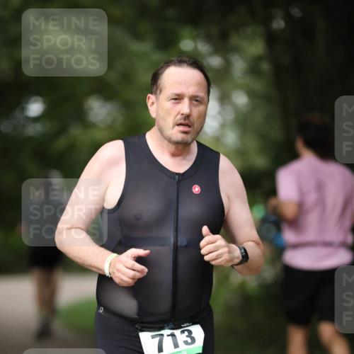 30.08.2026 - Elbe Triathlon Hamburg Antke Förster http://msf.ph/oto/10100634 30.08.2026 11:07:49 Laufen 713 meine-sportfotos.de