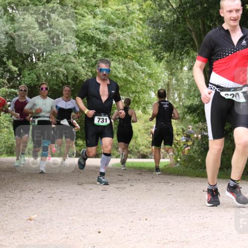 30.08.2026 - Elbe Triathlon Hamburg Antke Förster http://msf.ph/oto/10100647 30.08.2026 11:11:14 Laufen 643, 731, 36, 20 meine-sportfotos.de