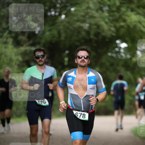 30.08.2026 - Elbe Triathlon Hamburg Antke Förster http://msf.ph/oto/10100664 30.08.2026 11:08:05 Laufen 26, 678 meine-sportfotos.de