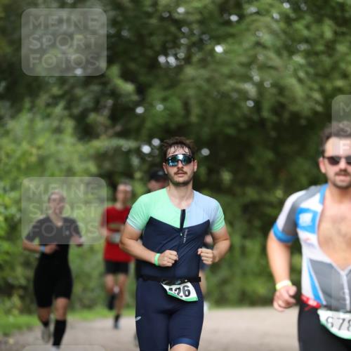 30.08.2026 - Elbe Triathlon Hamburg Antke Förster http://msf.ph/oto/10100666 30.08.2026 11:08:06 Laufen 26, 678 meine-sportfotos.de