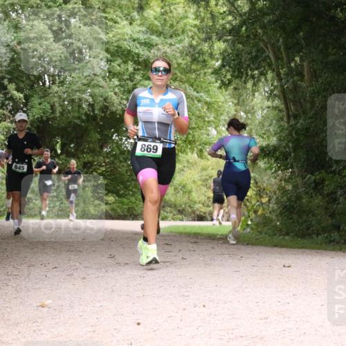 30.08.2026 - Elbe Triathlon Hamburg Antke Förster http://msf.ph/oto/10100677 30.08.2026 11:11:30 Laufen 871, 845, 869 meine-sportfotos.de