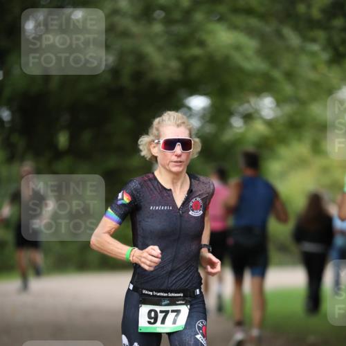 30.08.2026 - Elbe Triathlon Hamburg Antke Förster http://msf.ph/oto/10100696 30.08.2026 11:08:18 Laufen 977 meine-sportfotos.de