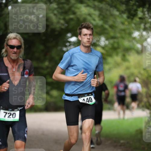 30.08.2026 - Elbe Triathlon Hamburg Antke Förster http://msf.ph/oto/10100724 30.08.2026 11:08:41 Laufen 720, 40 meine-sportfotos.de