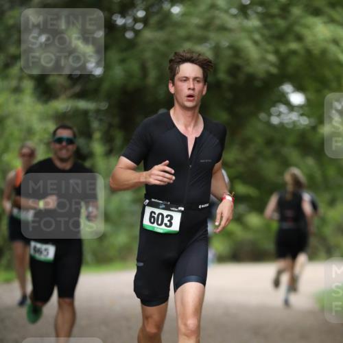 30.08.2026 - Elbe Triathlon Hamburg Antke Förster http://msf.ph/oto/10100736 30.08.2026 11:08:46 Laufen 665, 3, 603 meine-sportfotos.de